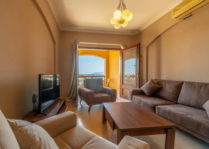 Sabina Classy 1 Bedroom Lagoon View & Pool El Gouna Apartment *