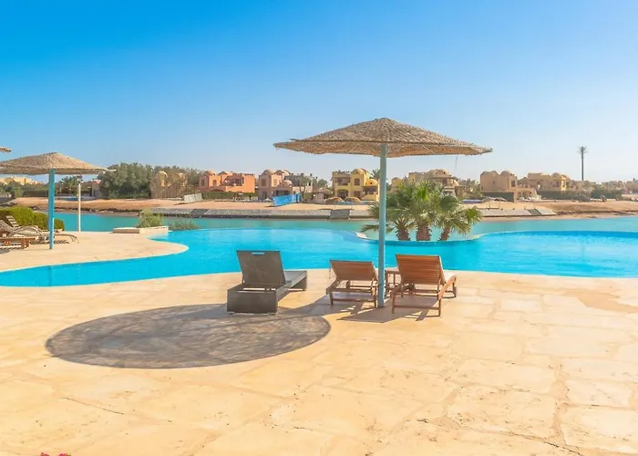 Sabina Classy 1 Bedroom Lagoon View & Pool El Gouna Apartment *
